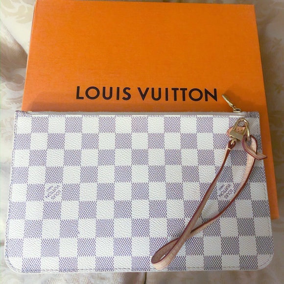 Louis Vuitton Damier Azur Clutch - Picture 8 of 8